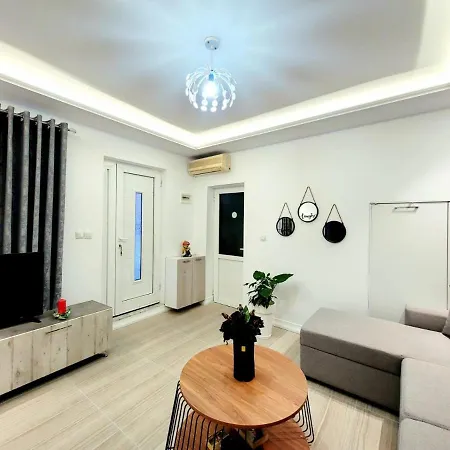 Appartement Anis Sarandë