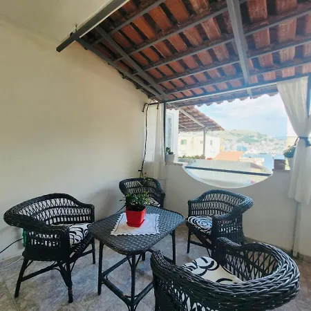 Anis Appartement Sarandë