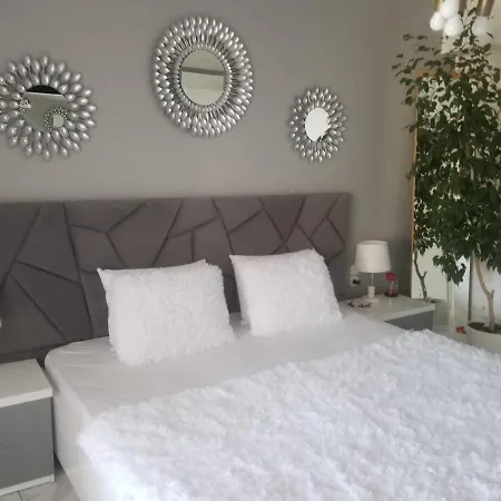 Anis Apartment Sarande